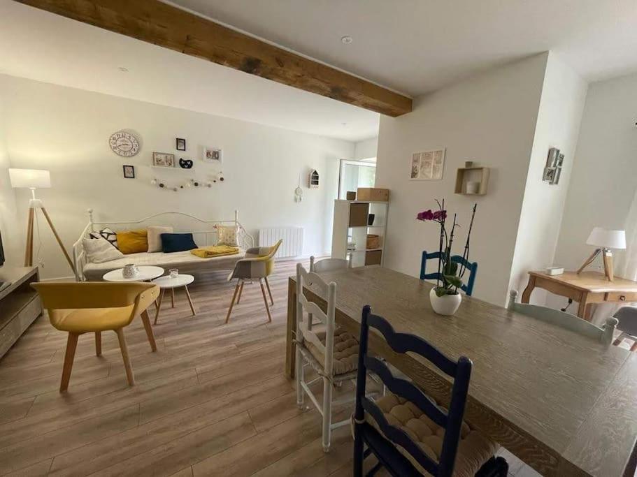 Gite De Charme - 3 Chambres, 5 Lits - De 4 A 7 Personnes Avanton Bagian luar foto