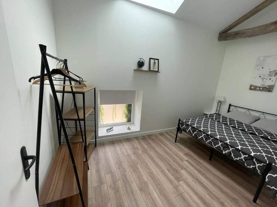 Gite De Charme - 3 Chambres, 5 Lits - De 4 A 7 Personnes Avanton Bagian luar foto
